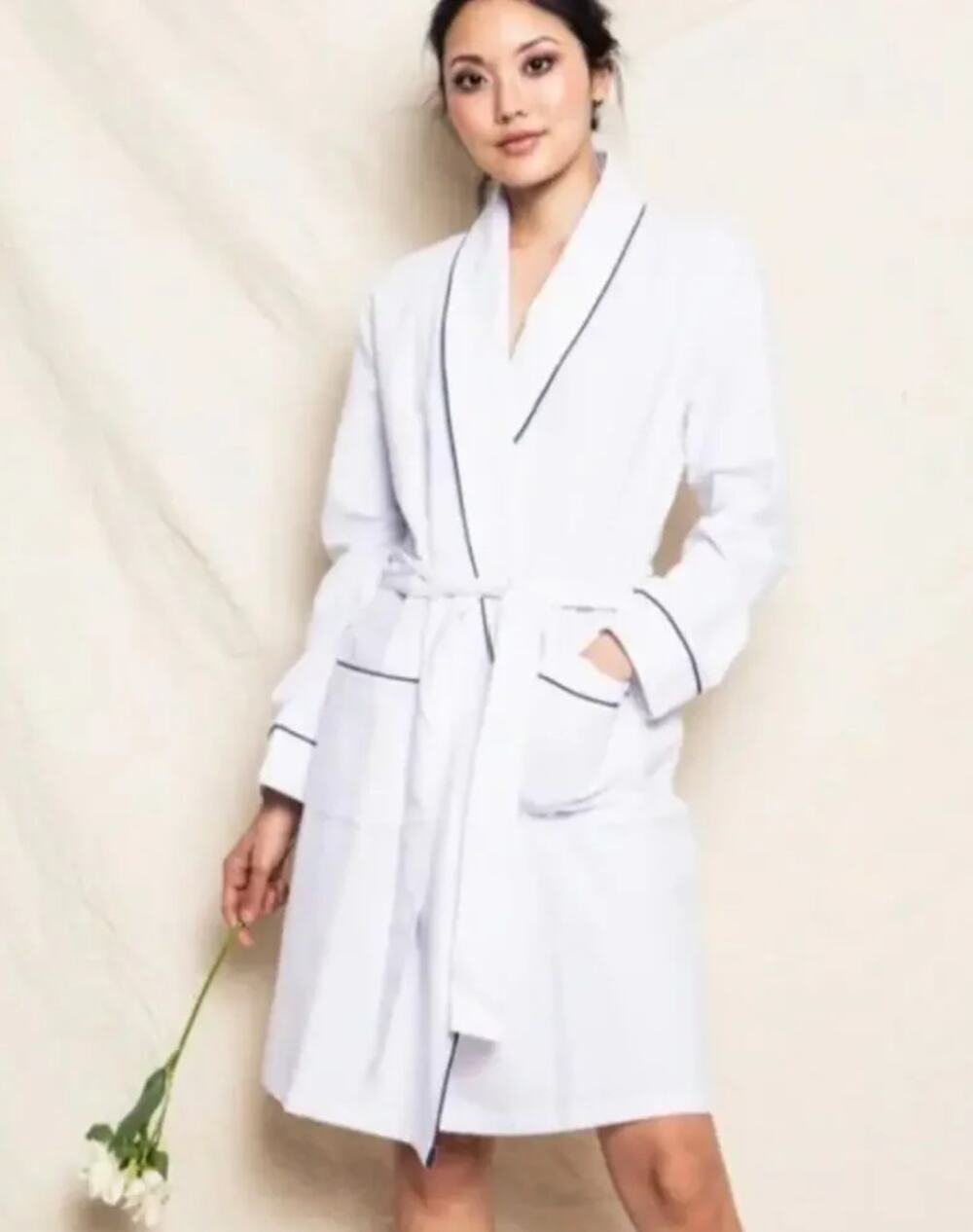 Ettitude Sateen Robe Cloud White Black Piping NWT In Bag Size Large